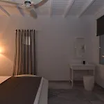 Aparthotel Irini 4*