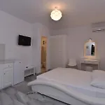 Irini Aparthotel